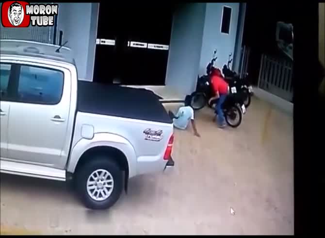 Video :A security officer and two criminals perished in a heist (public warned)